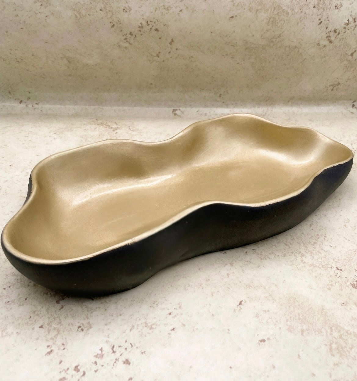 Wavy Concrete Centerpiece Tray | Hand‑Poured, Hand‑Painted